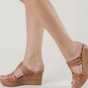 Ugg strappy platform wedge sandals sz 11W